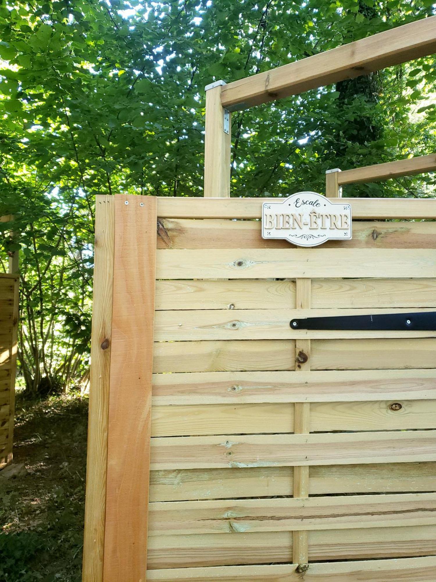 D'En Haut Tentes Suspendues Hotel Saint-Pardoux-lʼOrtigier Eksteriør billede